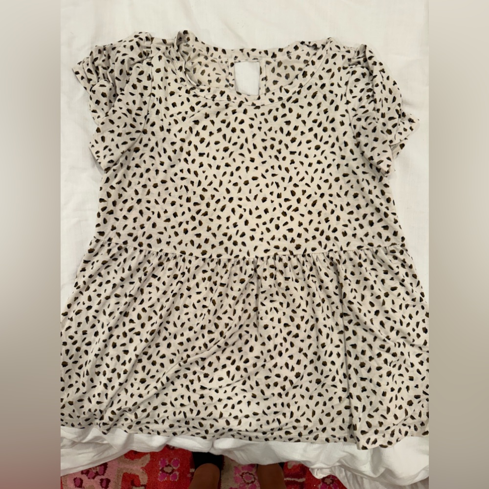 Flowy top. - Picture 1 of 1